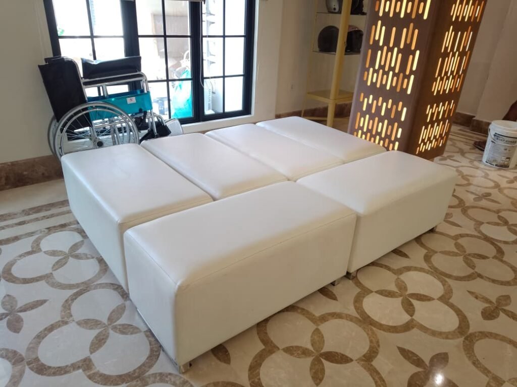 Sewa PUFF PUTIH dan KURSI CROSSBACK Bekasi (No.HP 085691604035 / 021-89090-221)